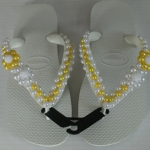 Havaianas White, Yellow & Silver  Pearls and Beaded Flowers Flip Flops 35/36 - Picture 3 of 9